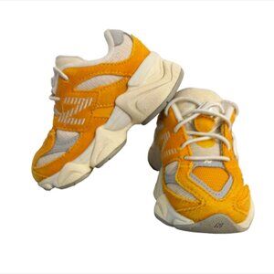 TODDLER PRESCHOOL KIDS NEW BALANCE 9060 VARSITY GOLD SIZE 6 SNEAKERS